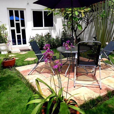 Bed and Breakfast L'Epicurien Cotonou Exterior foto