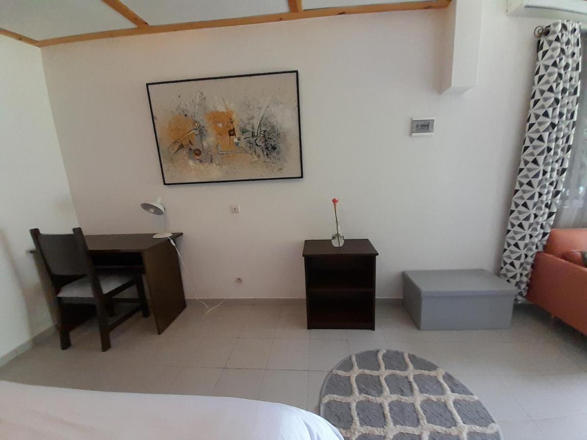 Bed and Breakfast L'Epicurien Cotonou Exterior foto