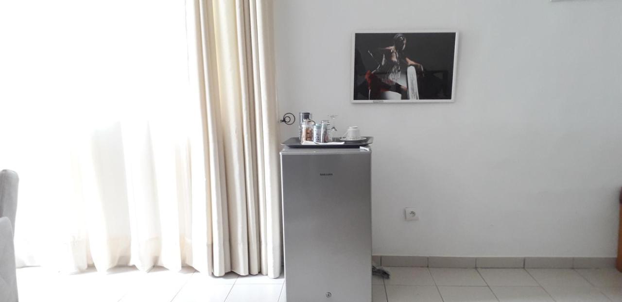 Bed and Breakfast L'Epicurien Cotonou Exterior foto